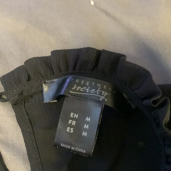 BLACK TOP - Picture 2 of 4